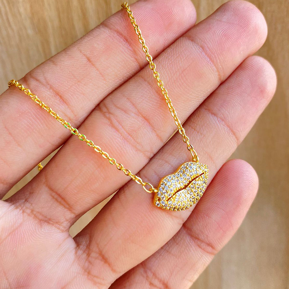 Lip Pendant