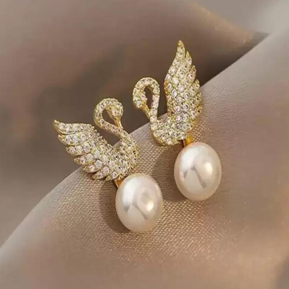 Swan Pearl Stud Earrings